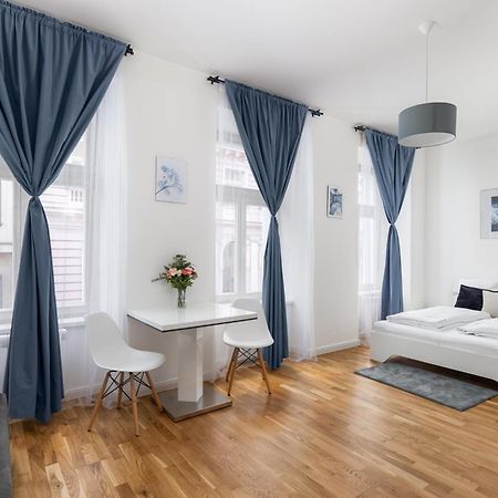 Stay2Gether Blue Vibe Studio - Metro Florenc Prag Exteriör bild