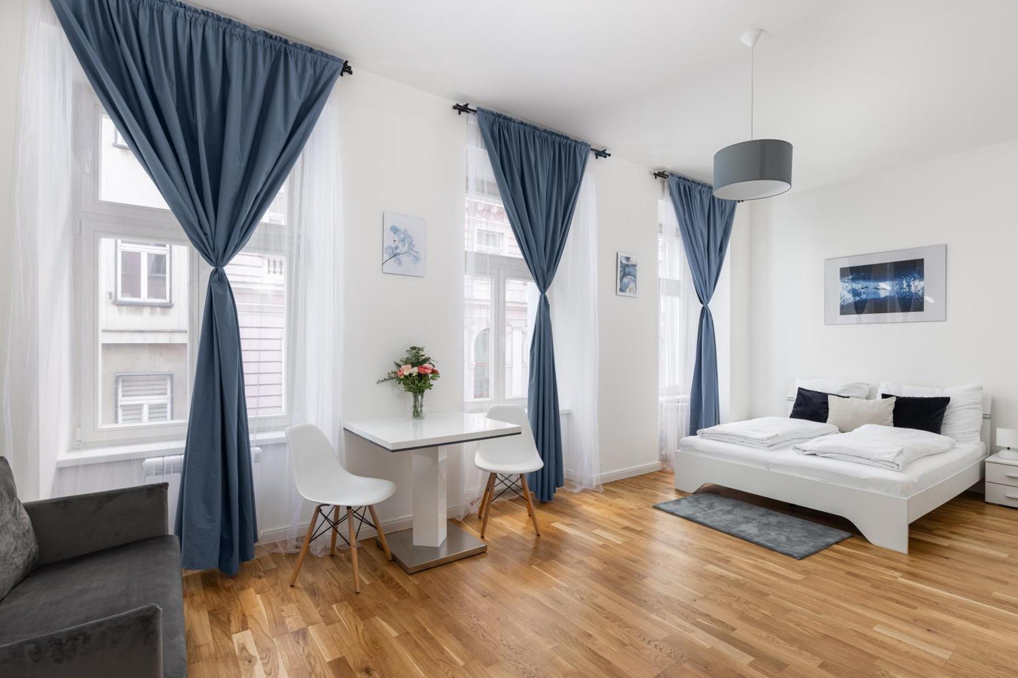 Stay2Gether Blue Vibe Studio - Metro Florenc Prag Exteriör bild